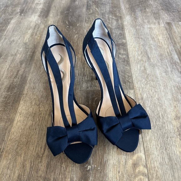 NWOT! Nina Two Strap Satin Elegant Navy Blue Bow Peep Toe Heels - Picture 2 of 11